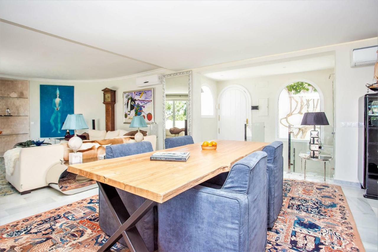 Luxury Villa With Swimming Pool And Jacuzzi マルベーリャ エクステリア 写真
