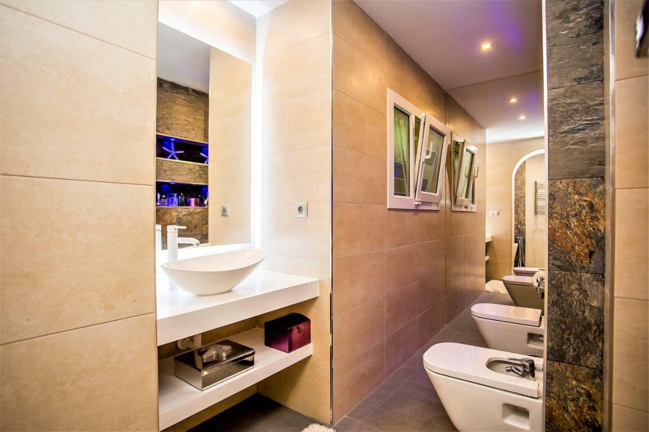 Luxury Villa With Swimming Pool And Jacuzzi マルベーリャ エクステリア 写真
