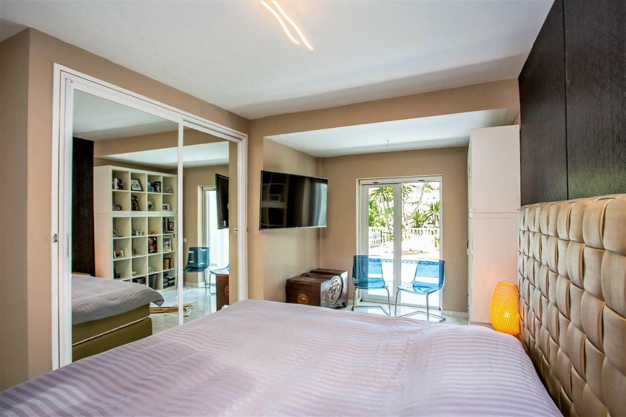 Luxury Villa With Swimming Pool And Jacuzzi マルベーリャ エクステリア 写真