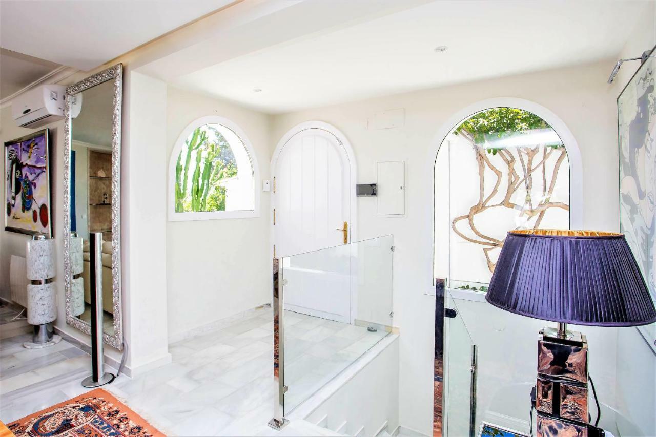 Luxury Villa With Swimming Pool And Jacuzzi マルベーリャ エクステリア 写真