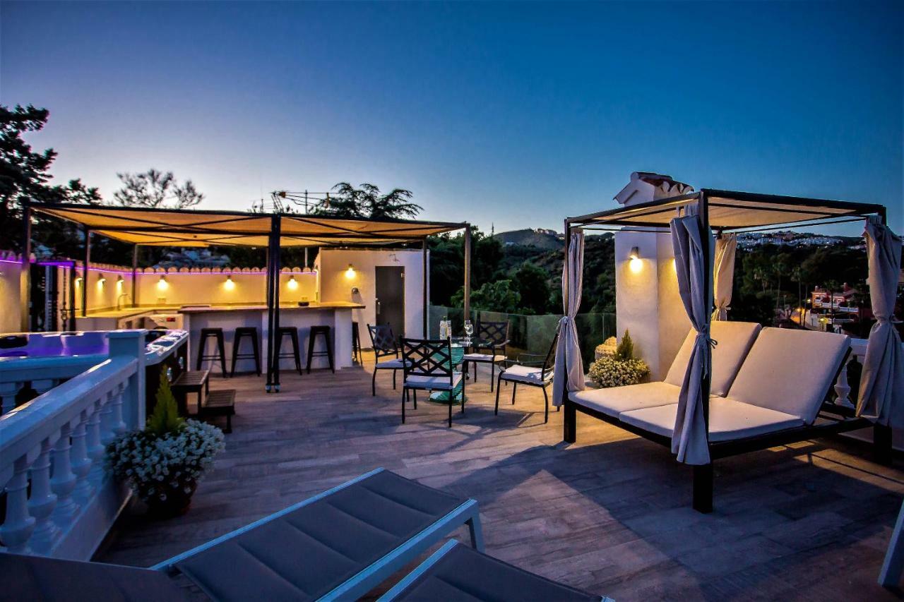 Luxury Villa With Swimming Pool And Jacuzzi マルベーリャ エクステリア 写真